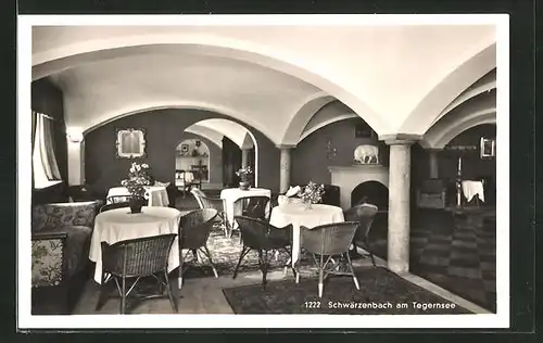 AK Gmund / Tegernsee, Gasthaus Schwärzenbach, Innenansicht