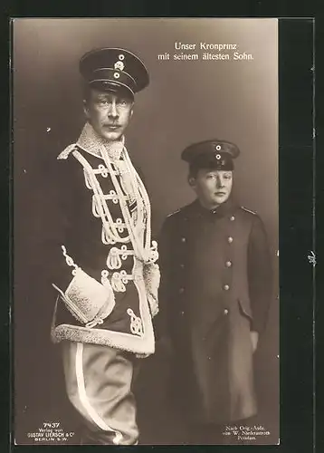 AK Kronprinz Wilhelm von Preussen mit seinem ältesten Sohn, beide in Uniform