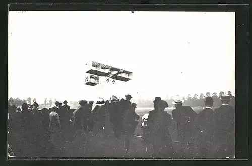 AK Tournai, Semaine d'Aviation 1909, Paulhan im Doppeldecker-Flugzeug
