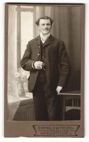 Fotografie Endres & Witschel, Augsburg, Portrait Herr in Anzug