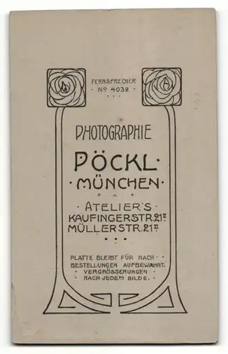 Fotografie Oscar Pöckl, München, Portrait Fräulein in Kleid