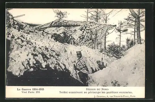 AK Soldaten im Schützengraben beobachten die Position des Feindes