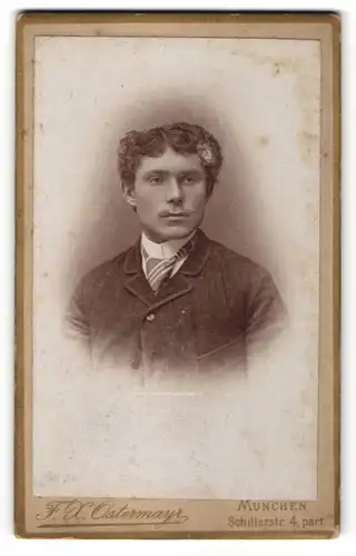 Fotografie F. X. Ostermayr, München, Portrait junger Herr mit zeitgenöss. Frisur