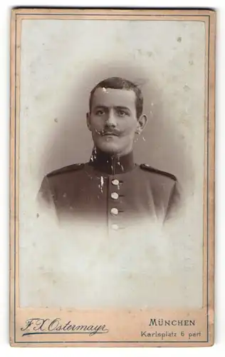 Fotografie F. X. Ostermayr, München, Portrait Soldat in Uniform mit Schnauzbart