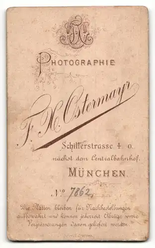 Fotografie F. X. Ostermayr, München, Portrait junger Mann in zeitgenöss. Kleidung