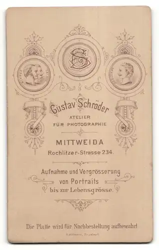 Fotografie Gustav Schröder, Mittweida, Portrait junger Mann im Nadelstreifen-Anzug