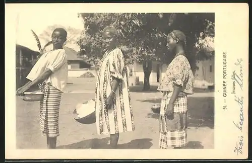 AK Guinea-Bissau, Jeunes filles, afrikanische Frauen in Gewändern