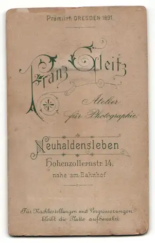 Fotografie Franz Gleitz, Neuhaldensleben, Kinder mit Bilderbuch & ausgestopftem Storch