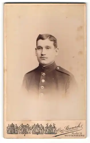 Fotografie Osc. Strensch, Wittenberg, Portrait Soldat in Uniform