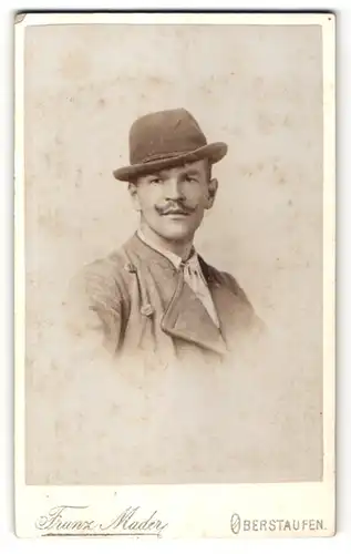 Fotografie Franz Mader, Oberstaufen, Portrait Mann mit Hut