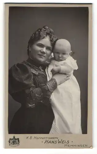 Fotografie Hans Weis, Memmingen, Portrait Mutter mit Säuglingen