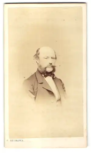 Fotografie Franz Neumayer, München, Portrait Herr mit Backenbart