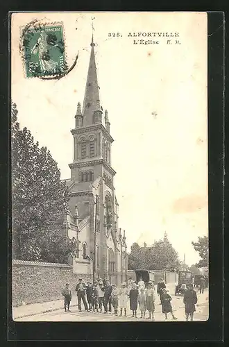 AK Alfortville, L'Eglise, Ortspartie mit Kindern vor der Kirche