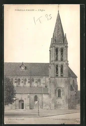 AK Nesle-la-Vallee, L'Eglise, Partie an der Kirche