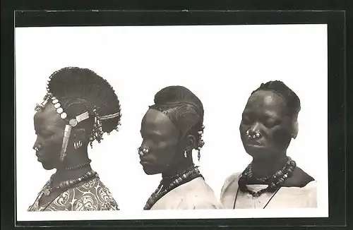 AK Femmes Kado, typische afrikanische Frisuren mit Haarschmuck