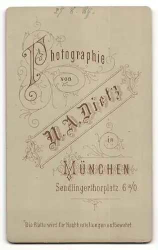 Fotografie N. A. Dietz, München, Portrait Herr mit Bart und Brille