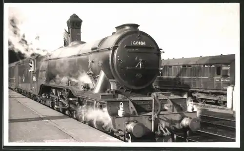 Fotografie Fotograf unbekannt, Ansicht Darlington, Dampflok Class A3 "Flying Fox", Lokomotive Nr.: 60106, Eisenbahn