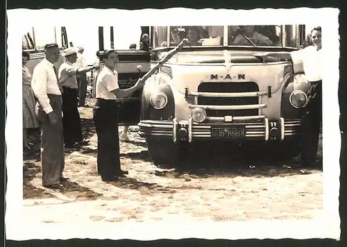 Fotografie Bus MAN, Reisebus mit Kfz-Kennzeichen BR36-8880