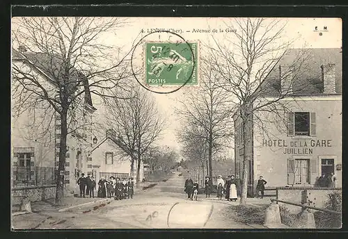 AK Levet, Avenue de la Gare, Ortspartie mit Hotel de la Gare
