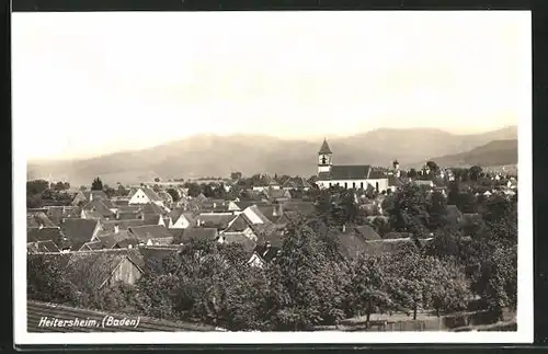 AK Heitersheim / Baden, Ortsansicht mit Bergen