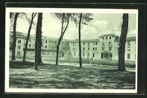 AK Magnanville, Sanatorium de l'Association Leopold Bellan, La Cour d'Honneur