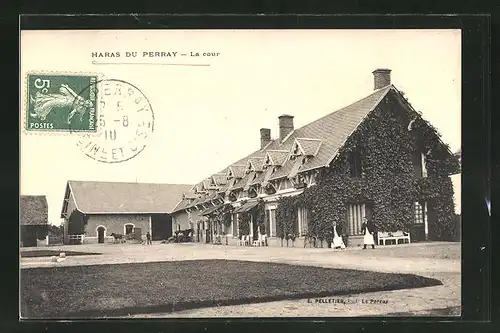 AK Haras du Perray, La cour