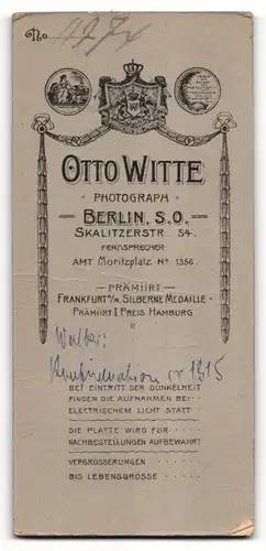 Fotografie Otto Witte, Berlin-SO, Portrait halbwüchsiger Knabe in Anmzug