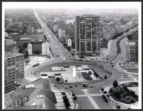 Fotografie Fotograf unbekannt, Ansicht Berlin, Blick über den Ernst-Reuter-Platz zum Telefunken-Hochhaus