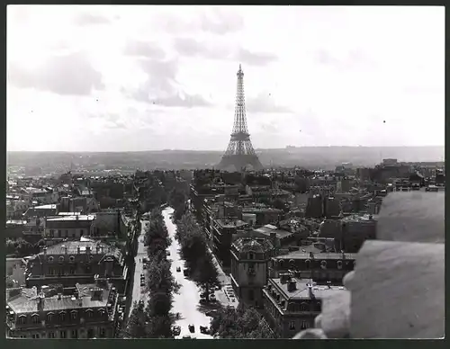 Fotografie Fotograf unbekannt, Ansicht Paris, Panorama der Stadt mit Eiffelturm