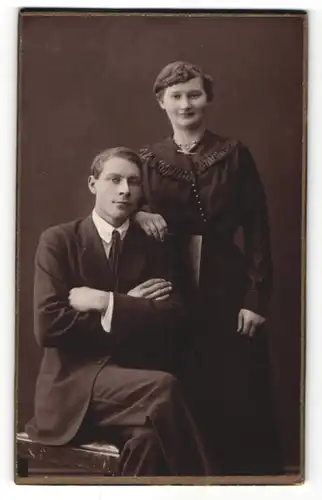 Fotografie S. Sohlin, Helsingborg, Portrait junges bürgerliches Paar