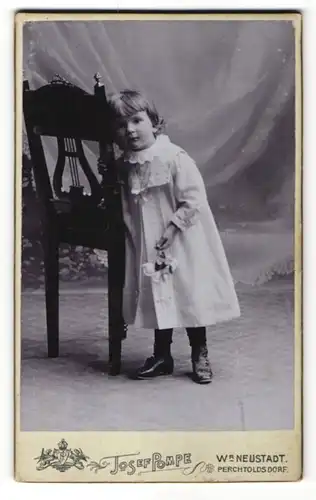 Fotografie Josef Pompe, Wiener Neustadt, Portrait kleines Mädchen