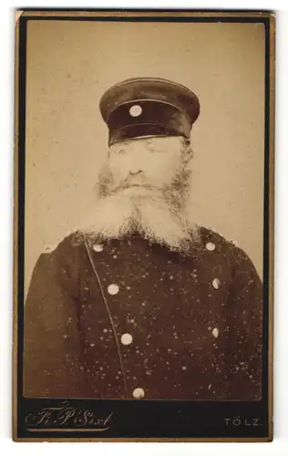 Fotografie Fr. P. Sixt, Tölz, Portrait älterer Mann mit Mütze in Uniform