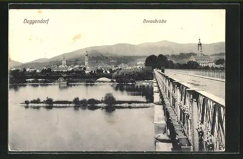 AK Deggendorf, Panoramablick mit Donaubrücke