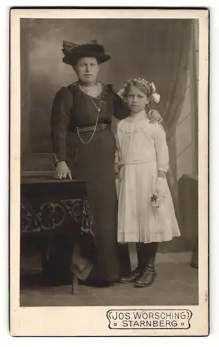 Fotografie Jos. Wörsching, Starnberg, Portrait Mutter mit Hut und Mädchen im weissen Kleid