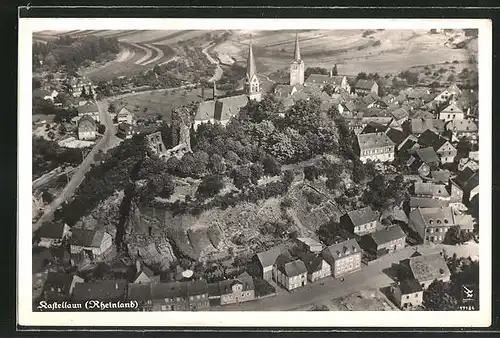 AK Kastellaun / Rheinland, Ortspanorama, Luftaufnahme