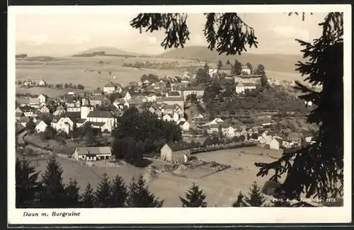 AK Daun, Panorama mit Burgruine
