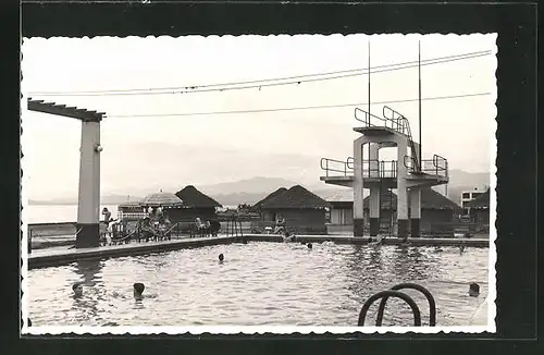 Foto-AK Massaua, Hotel-Schwimmbad mit Sprungturm