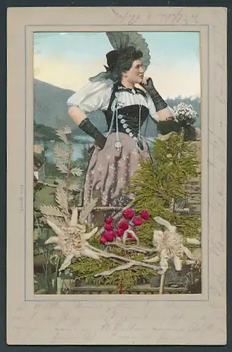 Trockenblumen-AK Älplerin in Tracht, getrocknetes Edelweiss