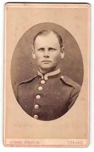 Fotografie Richard Kömnitz jr., Torgau, Portrait Soldat in Uniform