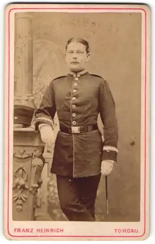 Fotografie Franz Heinrich, Torgau, Portrait Soldat in Uniform