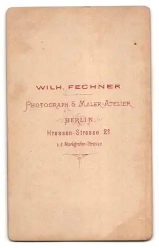 Fotografie W. Fechner, Berlin, Portrait junge Dame mit Haarnetz