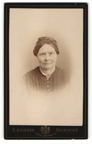 Fotografie R. Bachner, Meiningen, Portrait Frau mit Haarschmuck