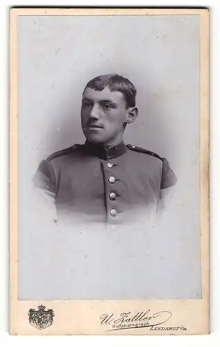 Fotografie W. Zattler, Landshut i/B, Portrait Soldat mit Schwalbennestern