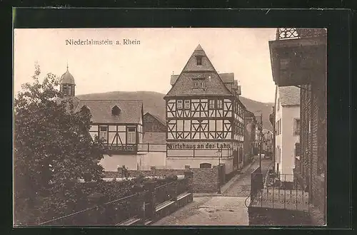 AK Niederlahnstein a. Rhein, Strassenpartie mit Wirtshaus an der Lahn