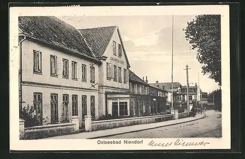 AK Niendorf, Teilansicht Johannsen's Hotel