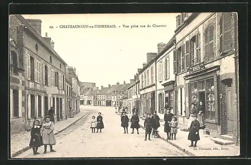 AK Chateauneuf-en-Thimerais, vue prise rue de Chartres