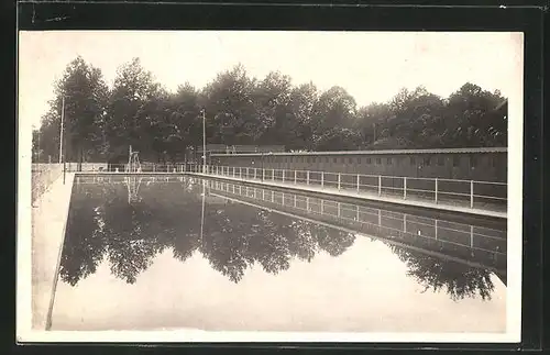 AK Èpernon, La Piscine