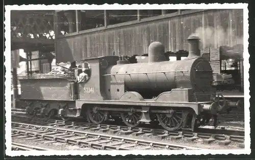 Fotografie Eisenbahn England, Tender-Dampflok Nr. 52341 in Manchester Victoria-Station