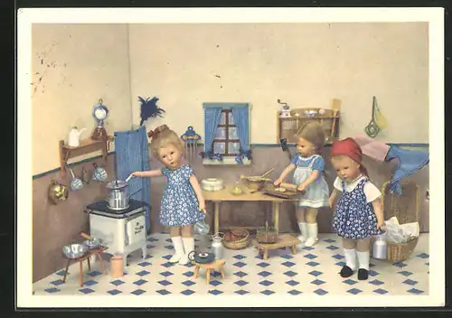 AK Käthe Kruse-Puppen bei der Küchenarbeit