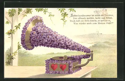 AK Blumengeschmücktes Grammophon mit zwei Herzen unter freiem Himmel